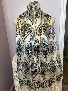 Elegant Black and Cream Patterned Silk-Feel Scarf